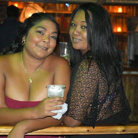 Metro Hotel Couva Eksteriør bilde