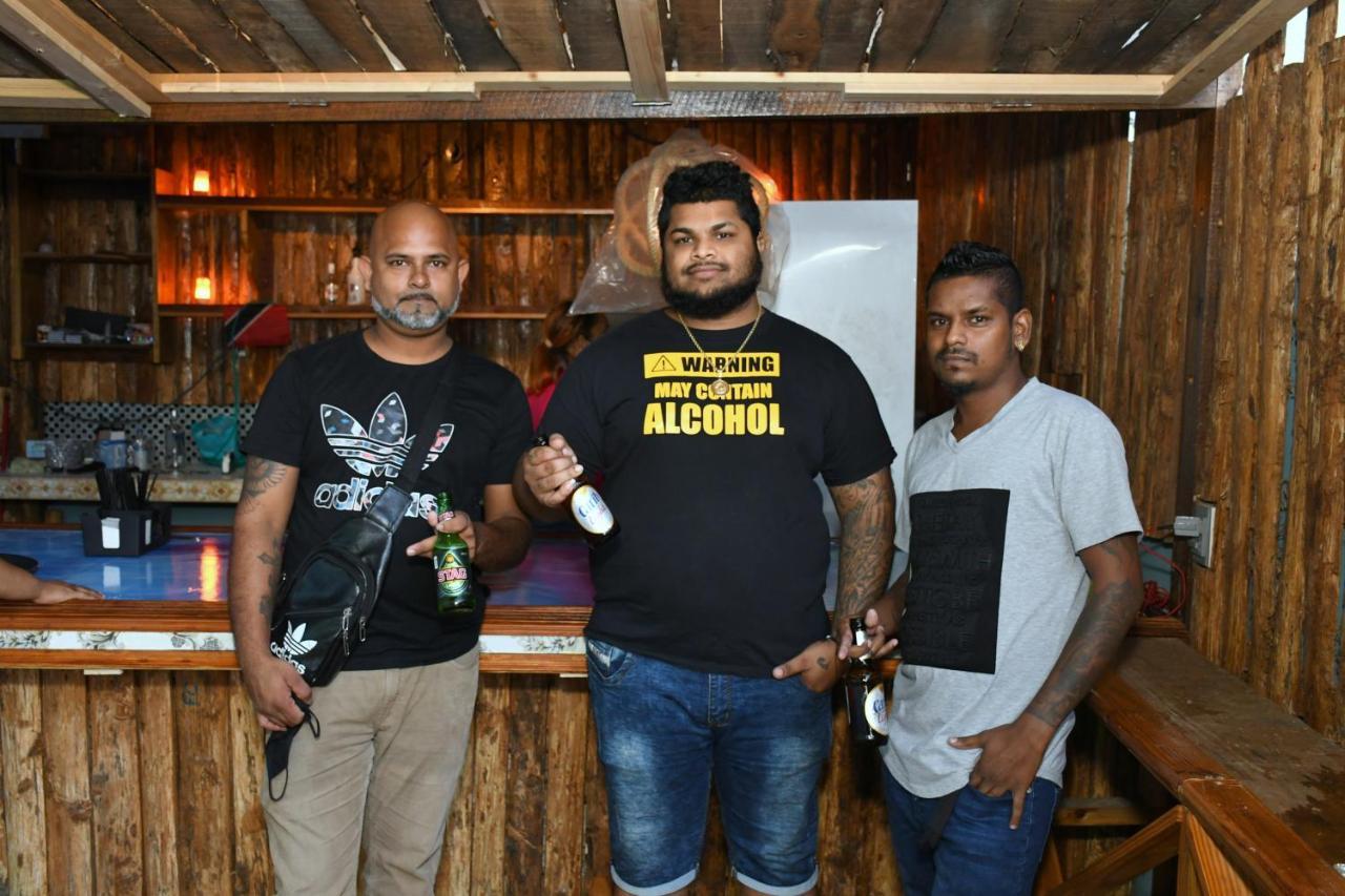 Metro Hotel Couva Eksteriør bilde