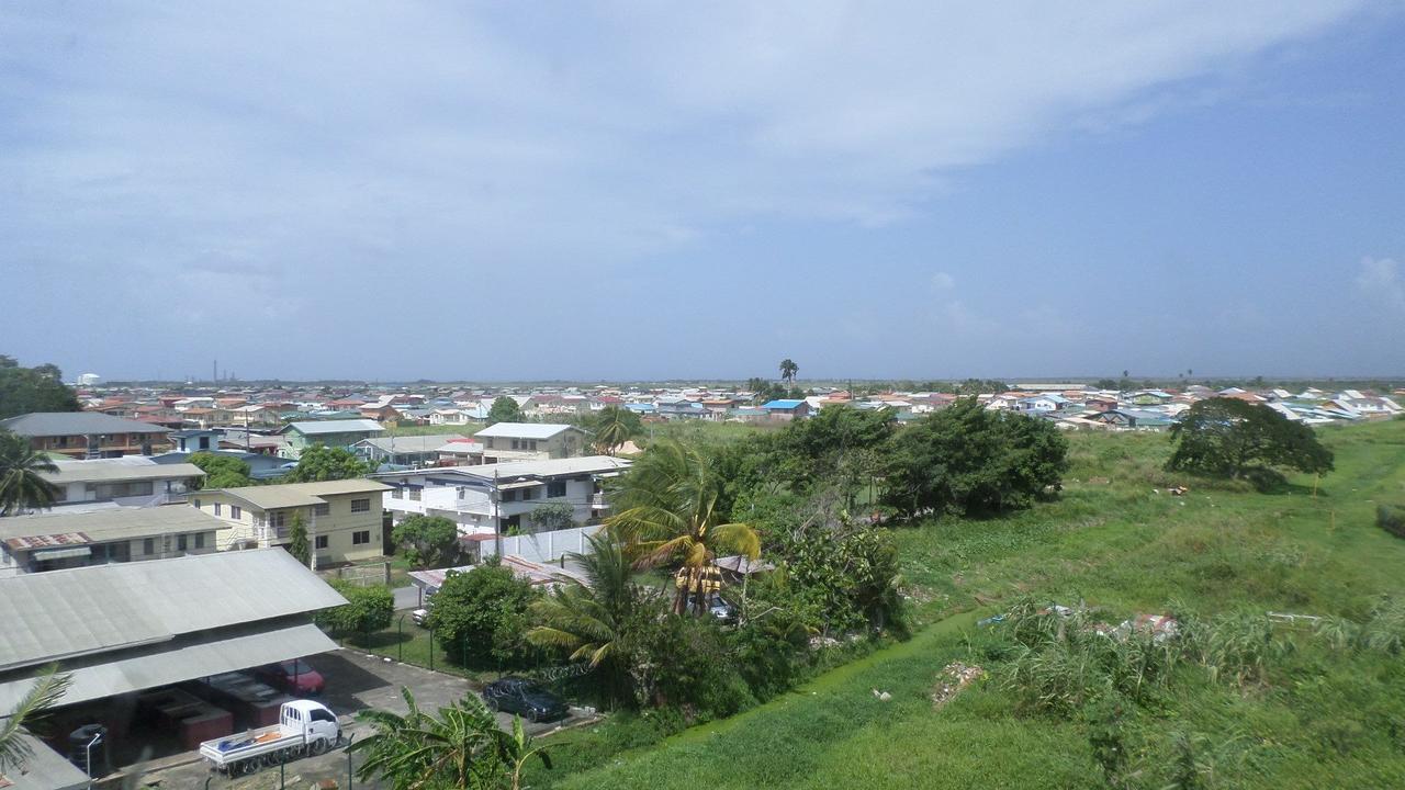 Metro Hotel Couva Eksteriør bilde